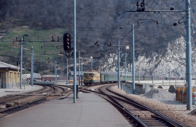 {short description of image}